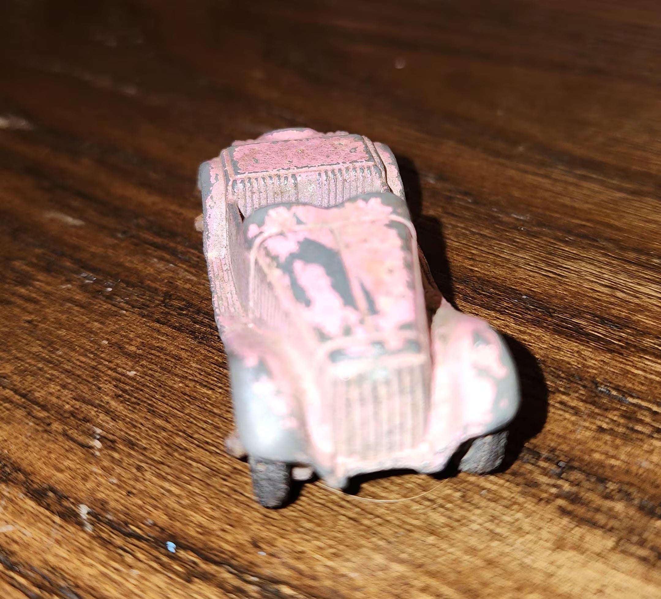 The Wandering Motorcar | Vintage Die-Cast Toy Car | Echoes of the Past Curio