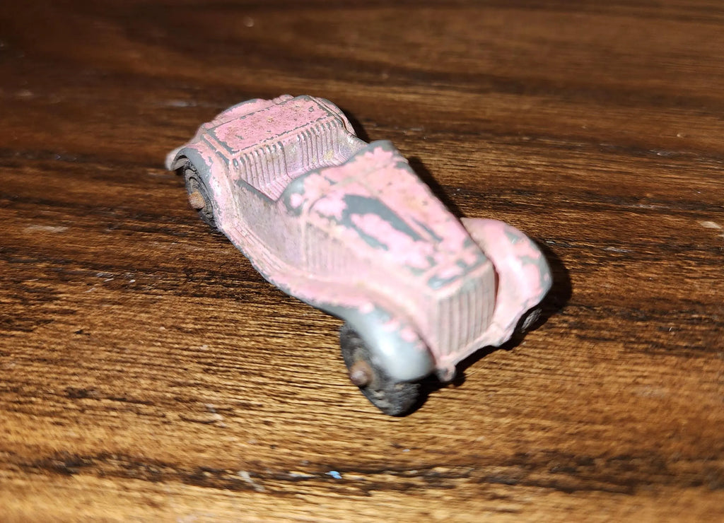 The Wandering Motorcar | Vintage Die-Cast Toy Car | Echoes of the Past Curio